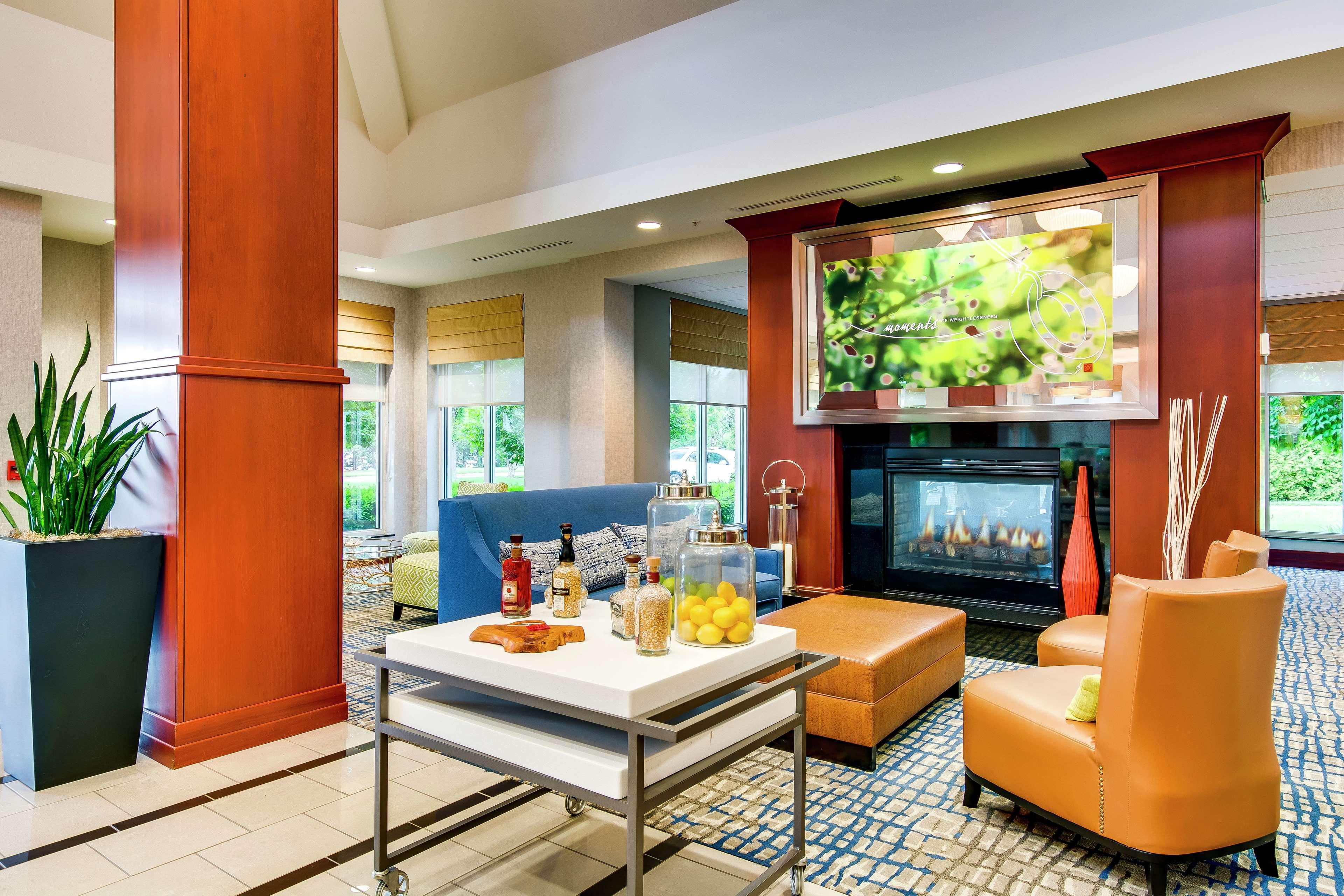 Hilton Garden Inn Louisville-Northeast Exterior foto