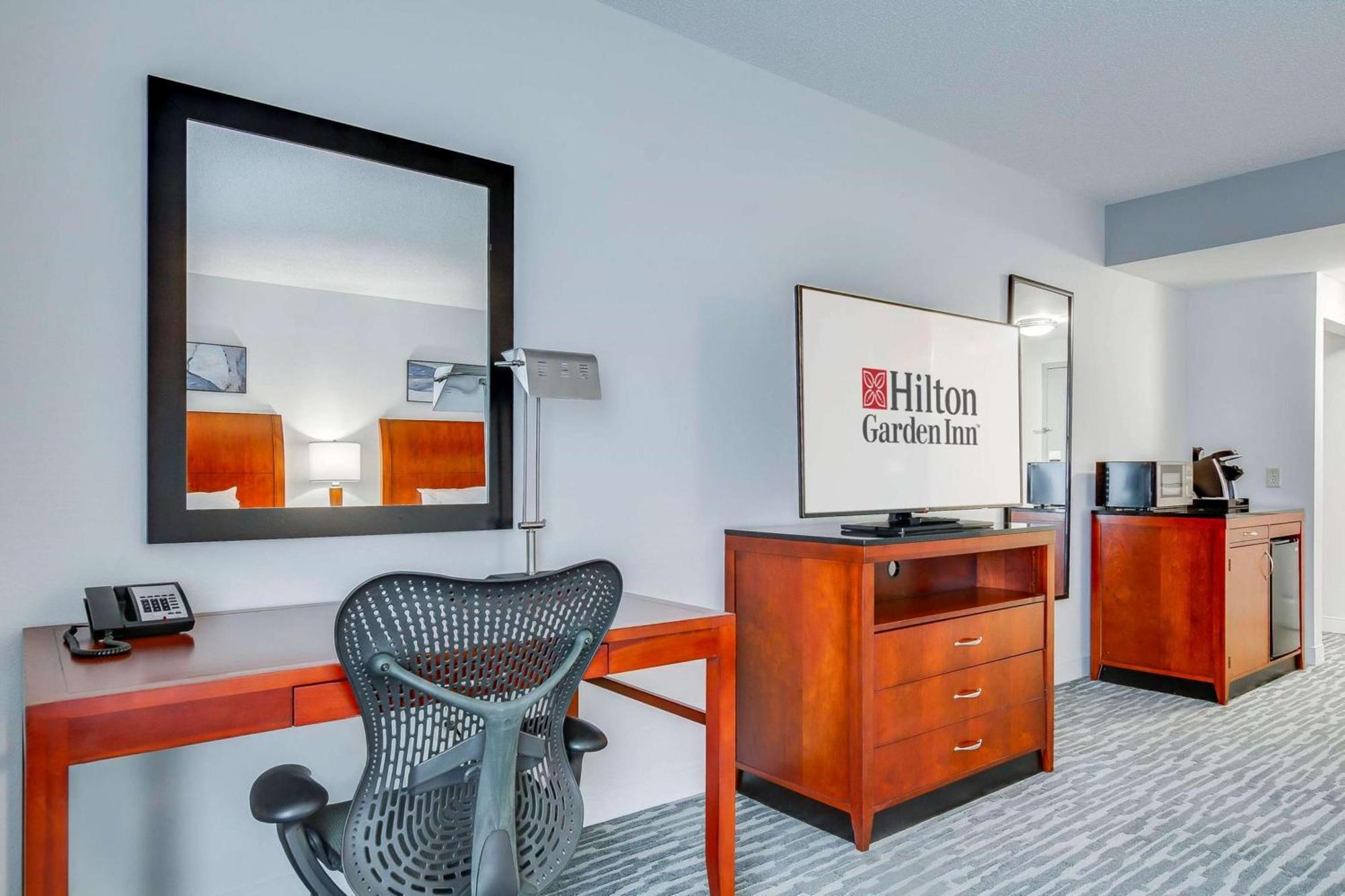 Hilton Garden Inn Louisville-Northeast Exterior foto